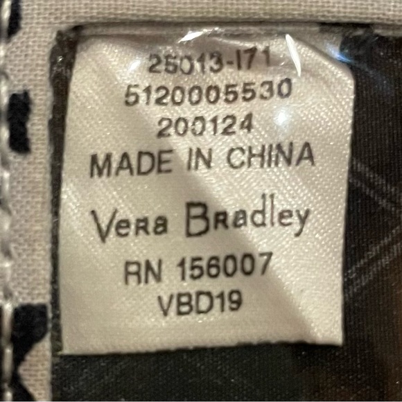 Vera Bradley “Playful Penguin” Quilted Grey ID Case Card Holder RN 156007 - Picture 5 of 5